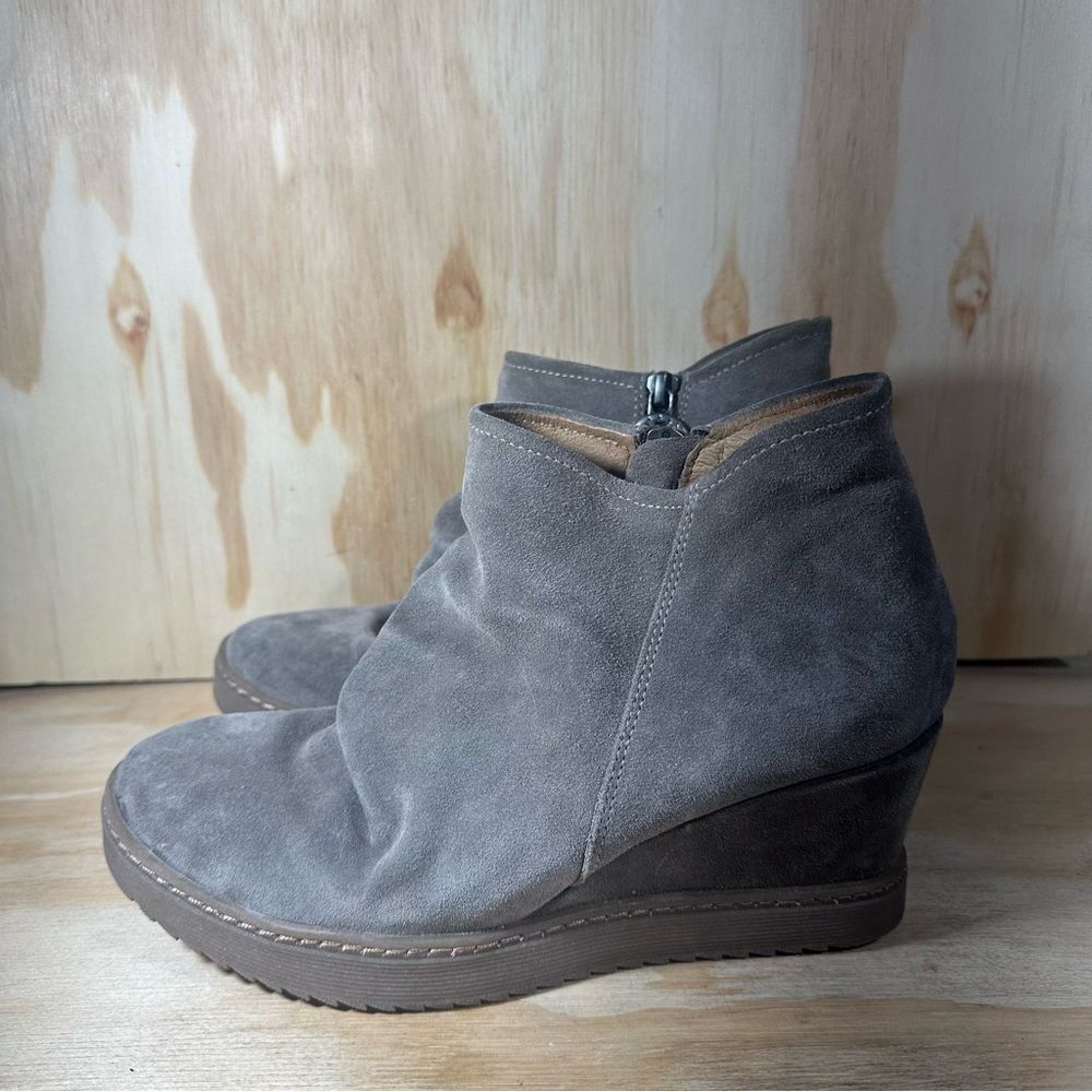 Sofft Gray Suede Wedge Ankle Boots Women’s Size 9.5